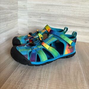 Keen Seacamp I| CNX Youth
Sandals Sz 4 Vivid Blue Original
Tie Dye Toggle EUC